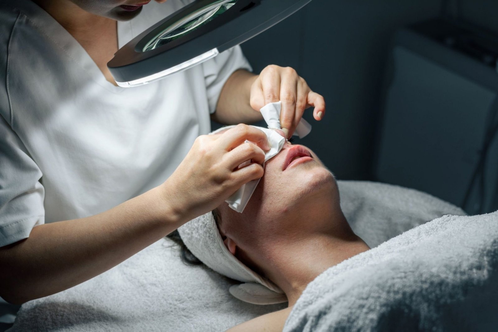 Blackhead and comedone extraction facial treatment, Raynes Park SW20